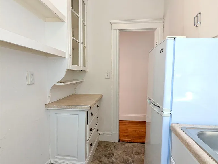 172 Maple St — Photo 2