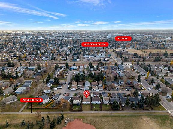 3rd image of 3032 N 32a Ave SE