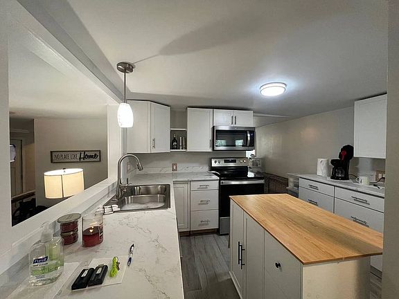 4th image of 1002 Arizona Ave #11