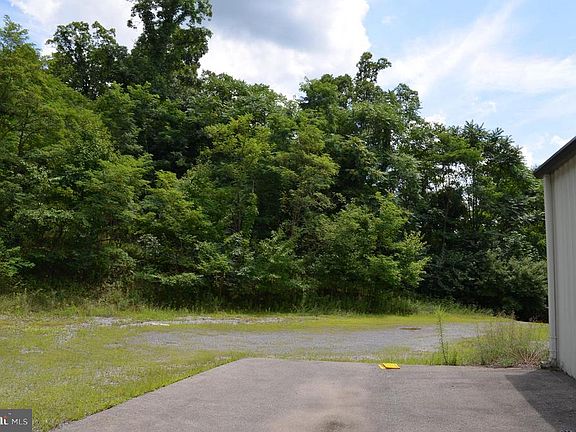 Plenty of free parking