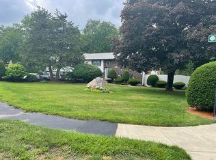 1 Ring Ave, Wilmington, MA 01887
