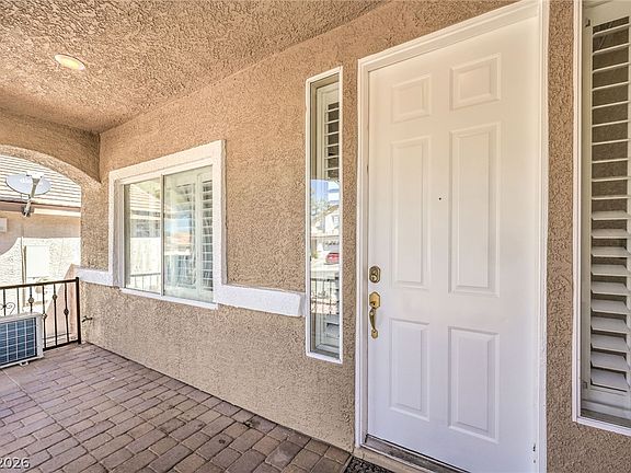 3rd image of 496 Melrose Heights St