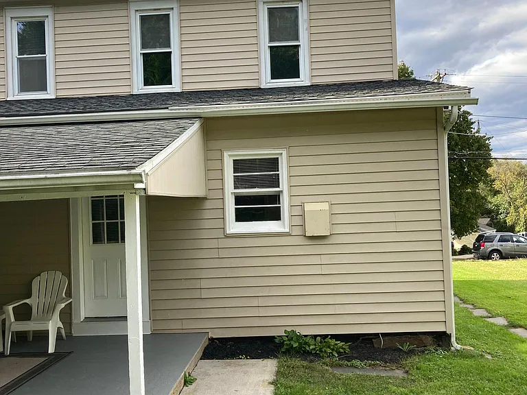 1607 Main St #A — Photo 15