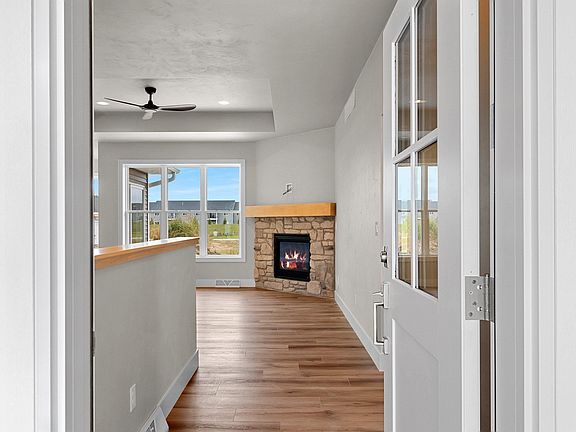 5th image of 1417 Crossroads Dr