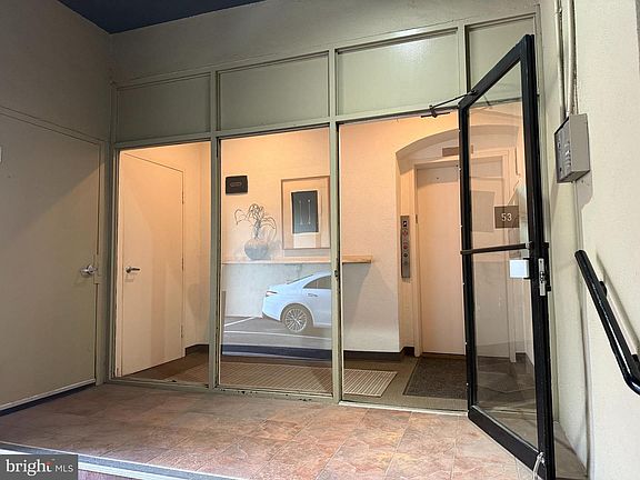 4th image of 115 Cuthbert St Unit H