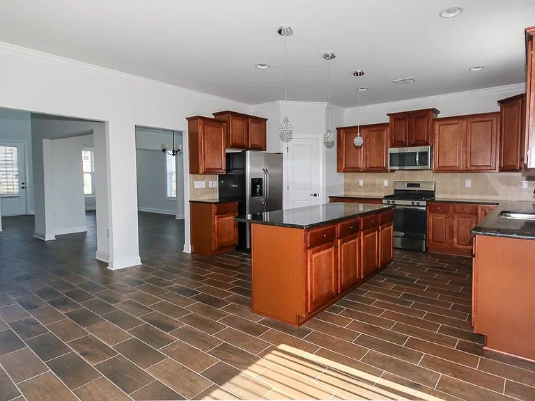 2709 Scarecrow Way — Photo 6