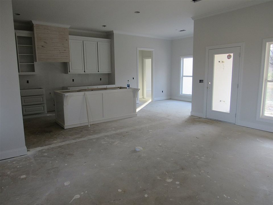 1st image of 128 Glenwild Trl