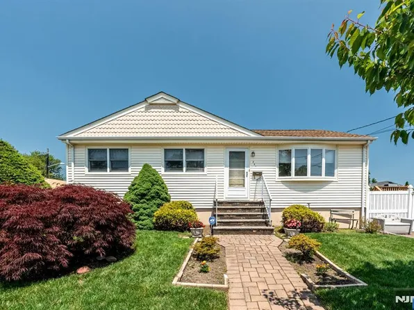 249 Cambridge Ave, Saddle Brook, NJ 07663