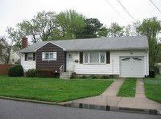76 Walter St, Brentwood, NY 11717