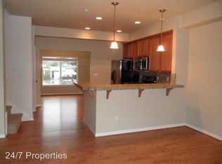 516 E Main St, Molalla, OR 97038