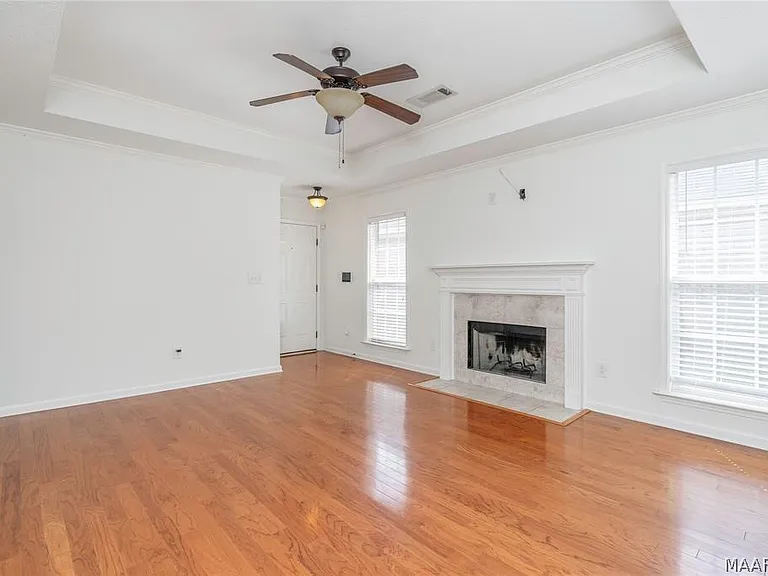 8725 Lindsey Ln — Photo 7