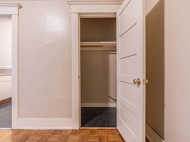 El Mondo Apartments — Photo 8