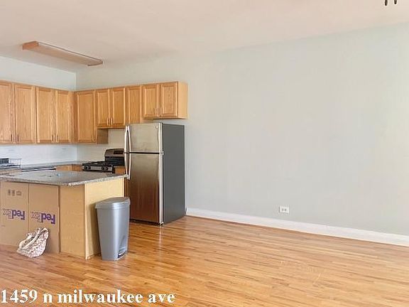 3rd image of 1459 N Milwaukee Ave #427