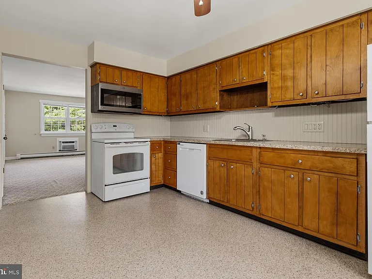 429 Edgemont Ave #3 — Photo 4