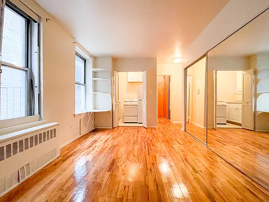 Rented by Oxford Property Group | media 11