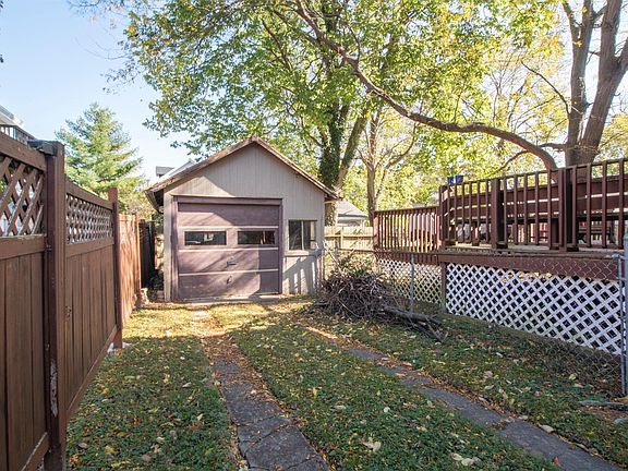 3rd image of 3958 Hazel Ave