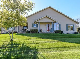 W155N6633 Blue Heron Dr, Menomonee Falls, WI 53051