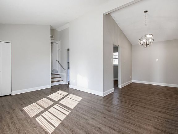 3rd image of 1480 Winfield Ave