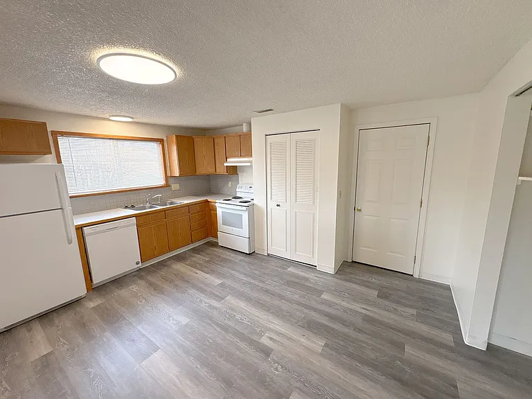 3039-3041 Kane Street — Photo 5