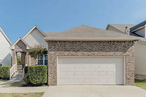 2809 Windcrest Trl Photo 1