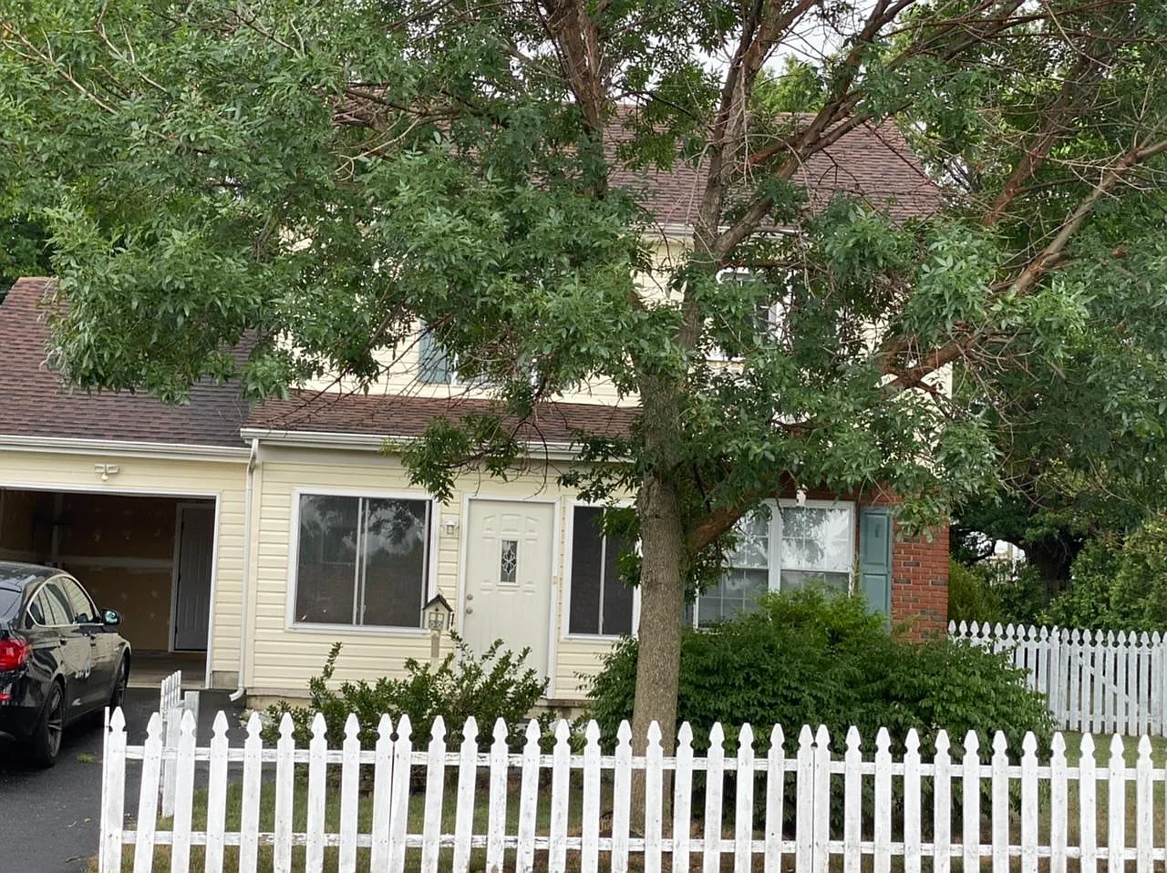 490 Beachway Ave — Photo 2