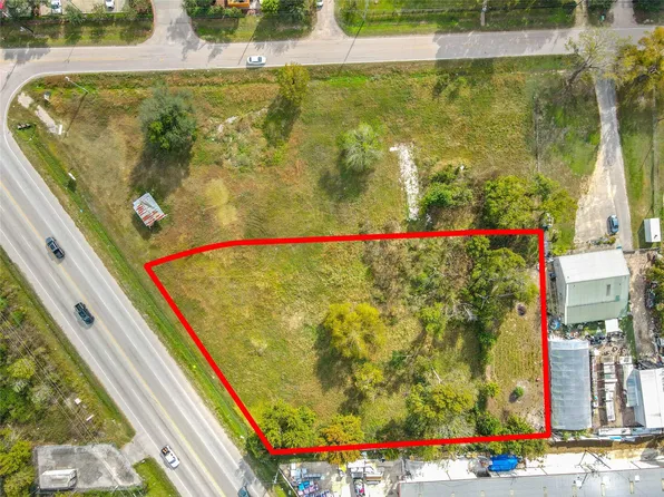 11711 Veterans Memorial Dr, Houston, TX 77067