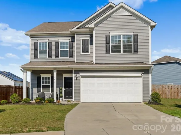 9011 Evercrisp Ln, Charlotte, NC 28215
