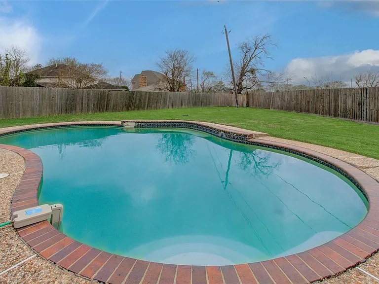 2538 Knights Cir — Photo 38