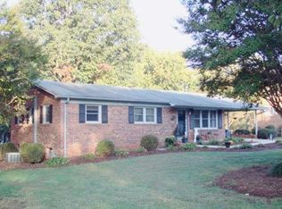 226 W Edison Dr, Statesville, NC 28625