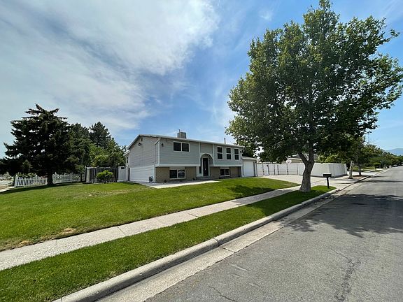 3rd image of 3257 W Bigarade Ln