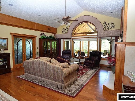 3rd image of 960 Country Club Dr