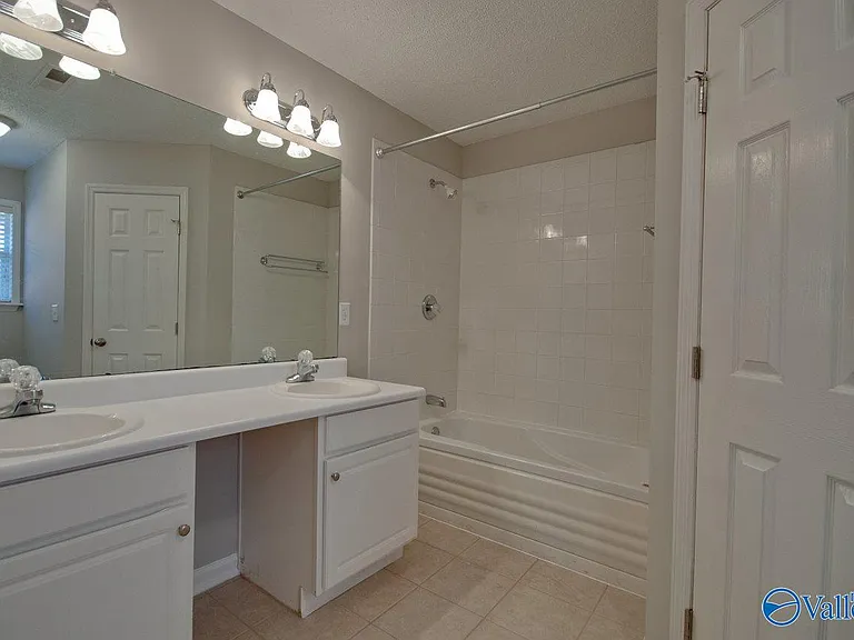 113 Claytor Ln — Photo 16