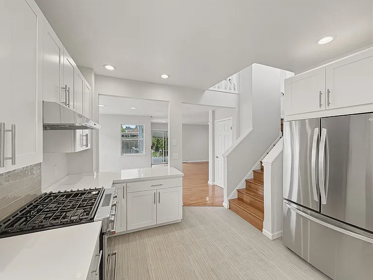 926 Cerrito St — Photo 2