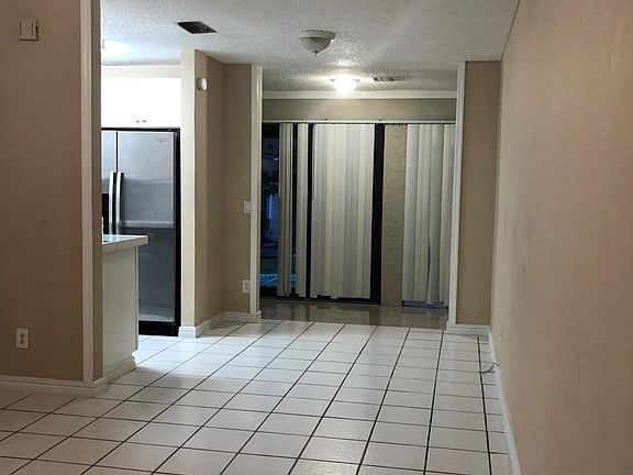 5th image of 479 Glenwood Dr