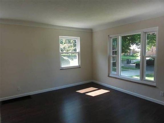 Spacious family room