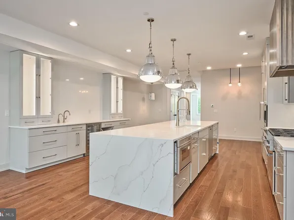 37 Ferry St, Lambertville, NJ 08530