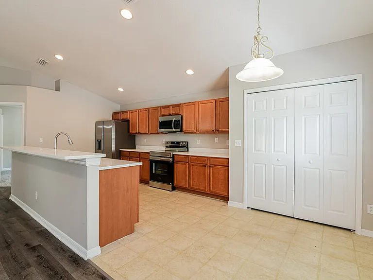 2055 Newtown Rd — Photo 7