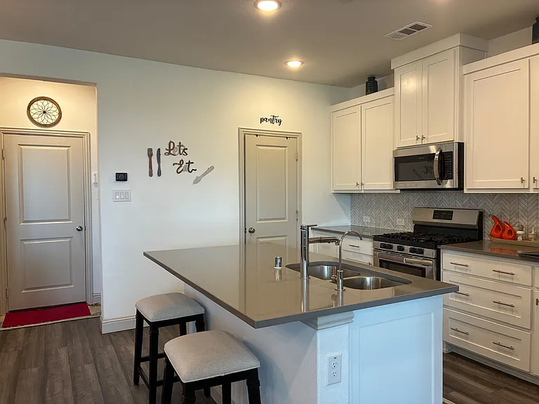 9025 Swallowtail St — Photo 10