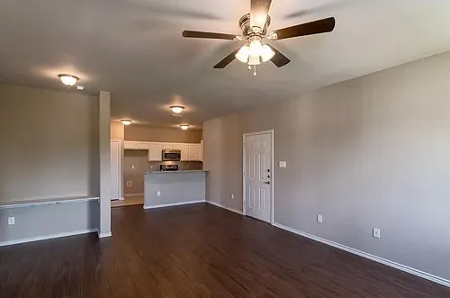 506 Hazelwood St #1 — Photo 9