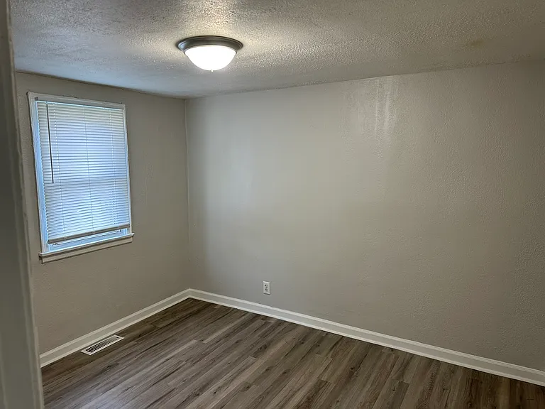 1165 S Drexel Ave — Photo 5