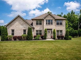 1890 Pierce Bluffs Dr, Hermitage, PA