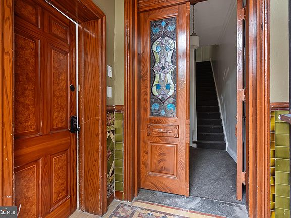3rd image of 1618 S Broad St Floor 3