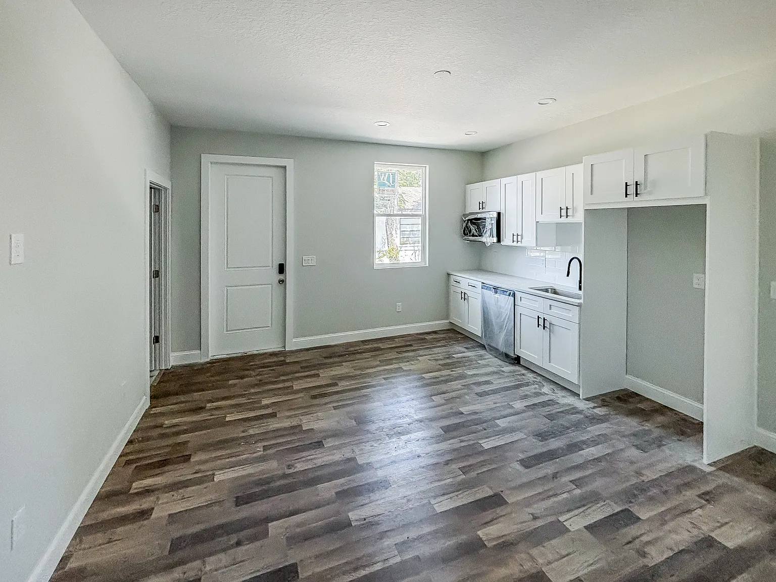 1 bed, 650 sqft, $1,295 — Photo 4