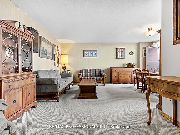 3rd image of 180 Markham Rd #1704
