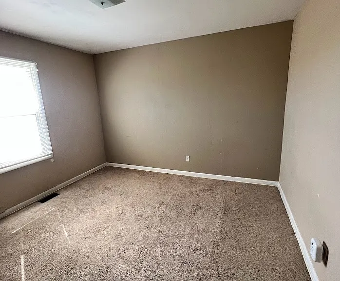 130 N 3800 E — Photo 4