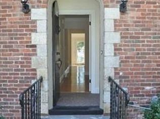 135 Beverly Rd, Brookline, MA 02467