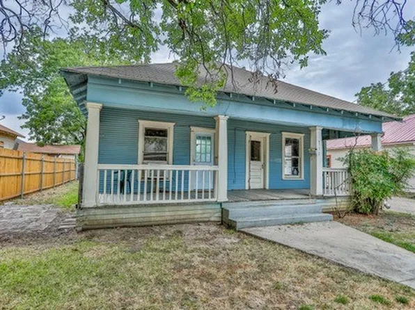 530 N Chestnut St, Gainesville, TX 76240