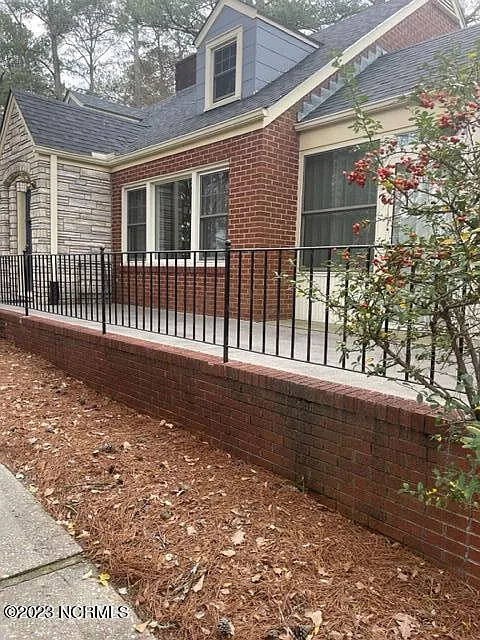 3 bed, 1.5 bath, 1833 sqft, $1,800 — Photo 4