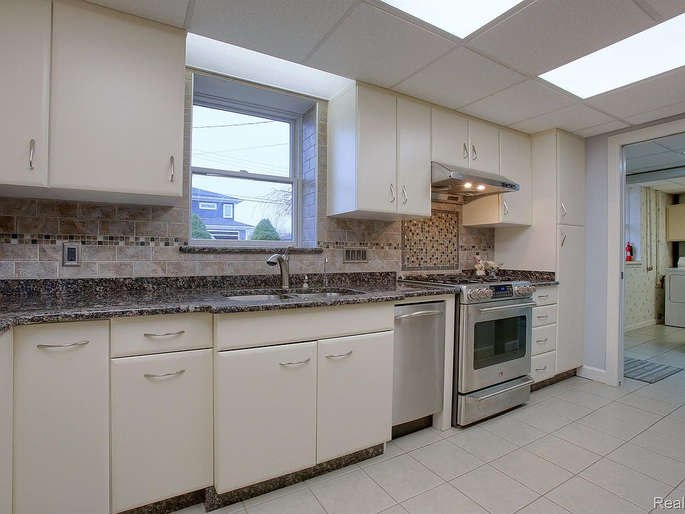 46070 Edgewater Dr, photo 27