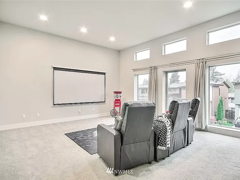 5113 NE 11th Pl — Photo 38
